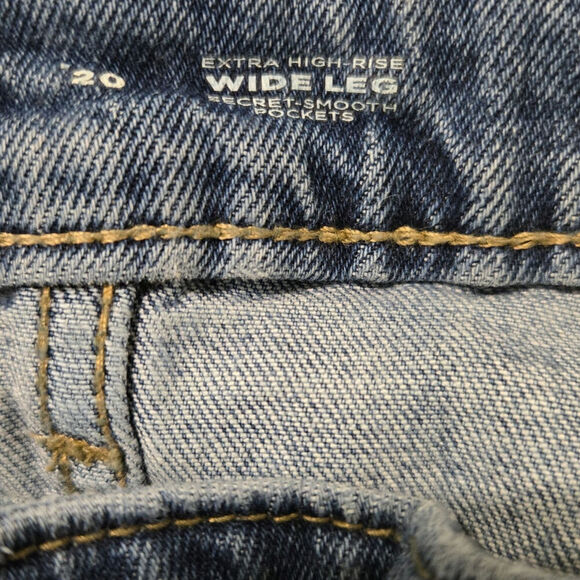 Old Navy Plus Size 20 Extra High Rise Wide Leg Jeans Distressed Hem Medium Wash - Picture 11 of 11